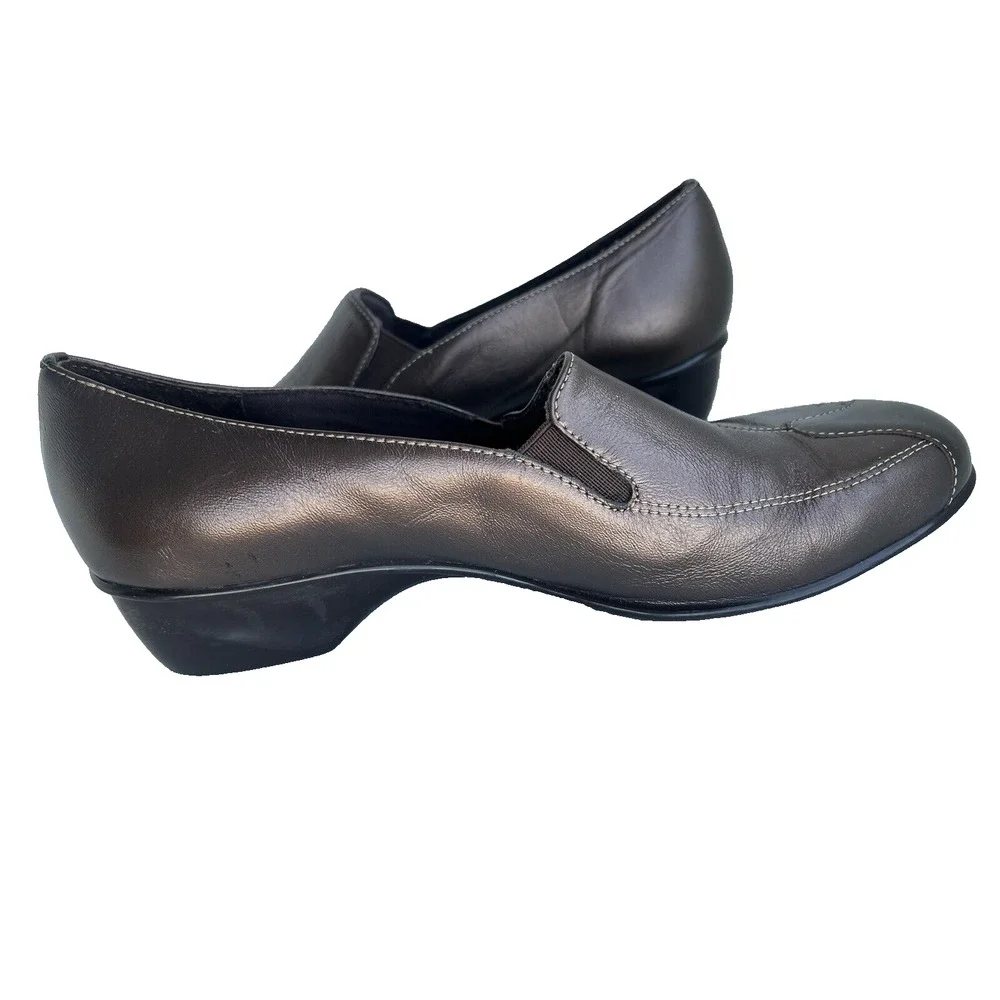 Walking Cradles Women's 1.5 heel metallic brown Size 8 1/2 M comfort shoes